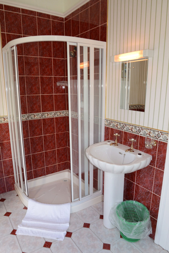 Bathroom 5, Ardgort Country House, Derry and Strabane