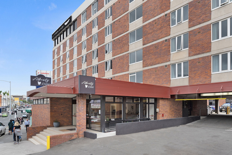 Exterior & Views 29