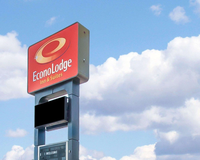 Econo Lodge Inn & Suites, Madison