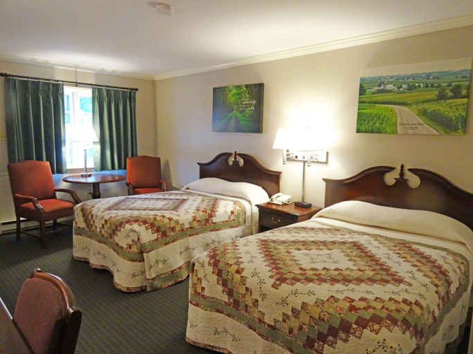 Bedroom 3, Amish Country Motel, Lancaster