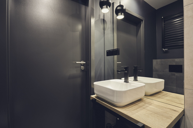 Bathroom 5, The Bridge Suites Hotel, Kraków City
