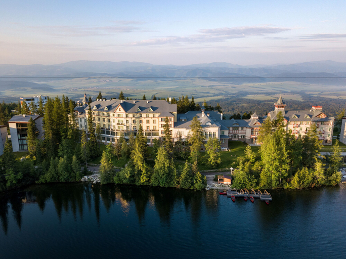 Exterior & Views 2, Grand Hotel Kempinski High Tatras, Poprad