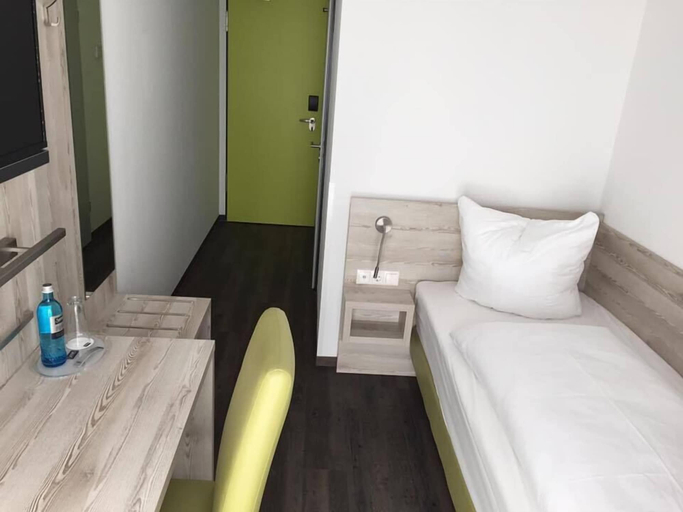 Bedroom 3, NOVINA Sleep Inn Herzogenaurach, Erlangen-Höchstadt