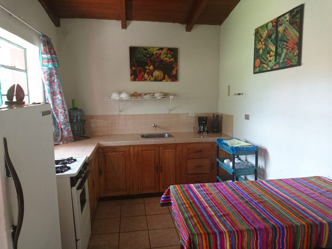 Others 5, Pink house, San Antonio Palopó