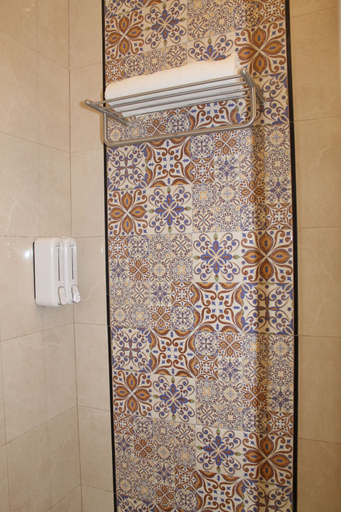 Bathroom 3, The Indigo Stay, Gautam Buddha Nagar