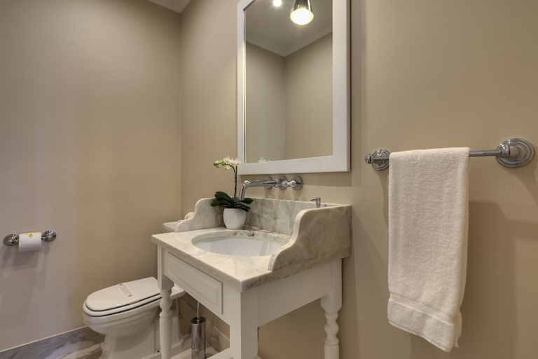 Bathroom 5, Quinta Jardins do Lago, Funchal