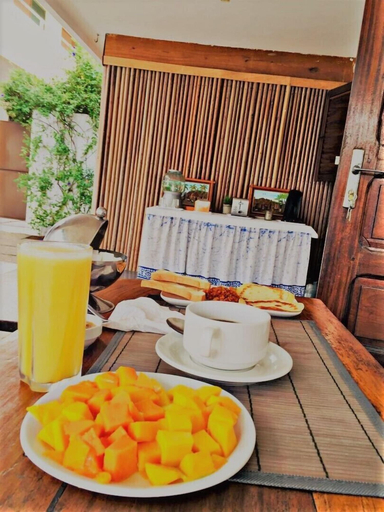Food & Drinks 3, Villa Ekabo, Cotonou