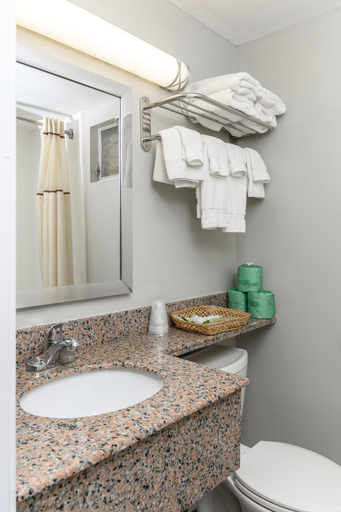 Bathroom 4, Blue Dolphin Inn, Barnstable