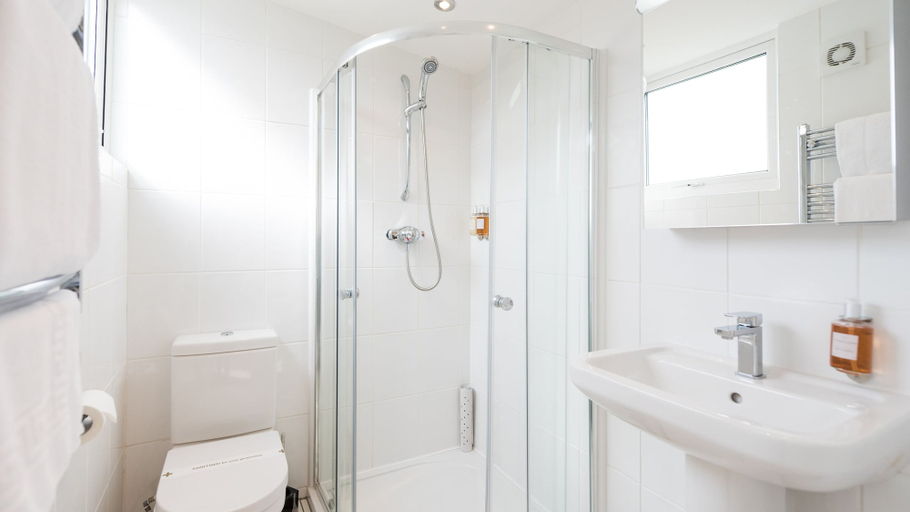 Bathroom 4, The Devon Hotel, Devon