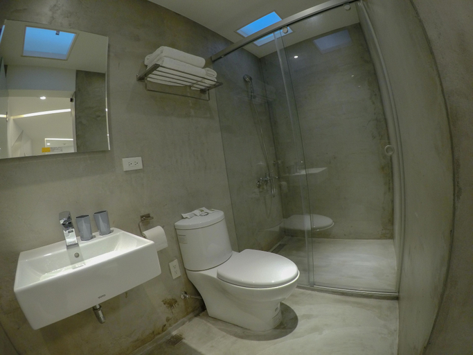 Bathroom 5, Reality Design Inn, Tainan