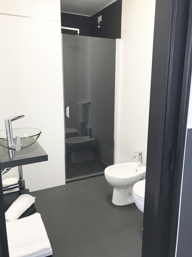 Bathroom 5, Hotel Pex, Padua