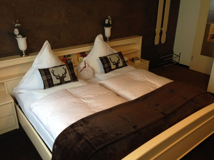 Bedroom 4, Mosel-Pension Gästehaus Christiane, Mayen-Koblenz