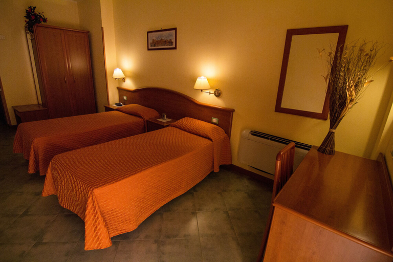 Bedroom 2, Hotel degli Amici, Rome