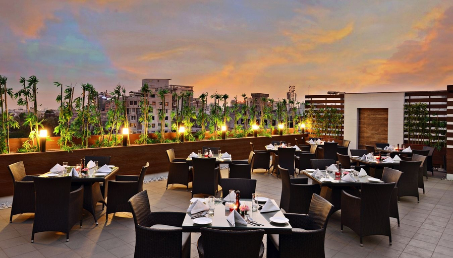 Food & Drinks 5, Leisure Inn Grand Chanakya, Jaipur