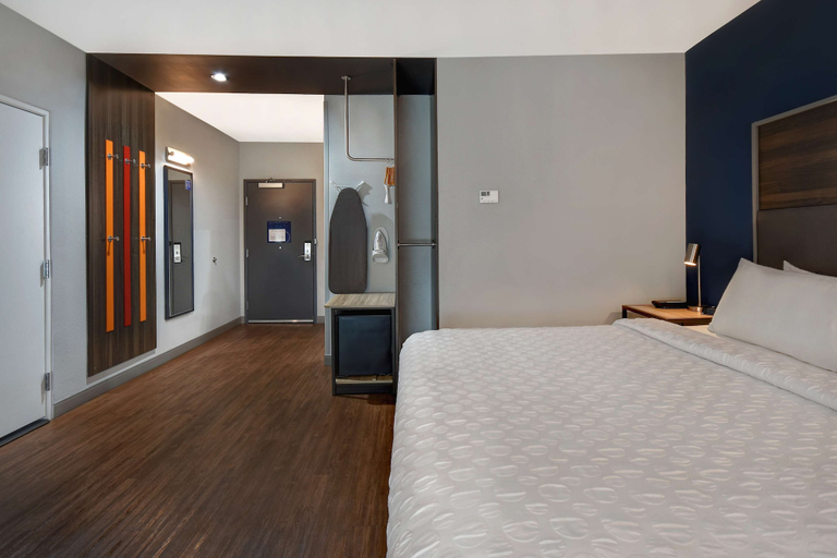 Bedroom 3, Tru by Hilton West Memphis, AR, Crittenden