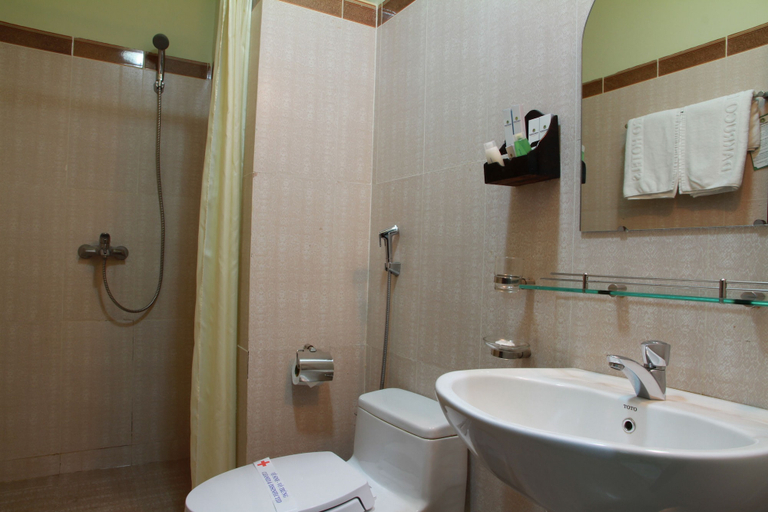 Bathroom 4, Dakruco Hotel, Buon Ma Thuot