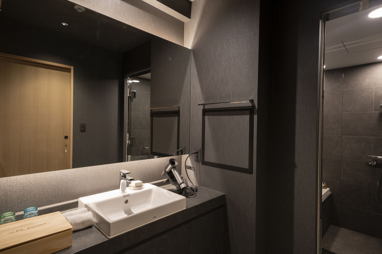 Bathroom 5, WAQOO Naritasanmonzen, Narita