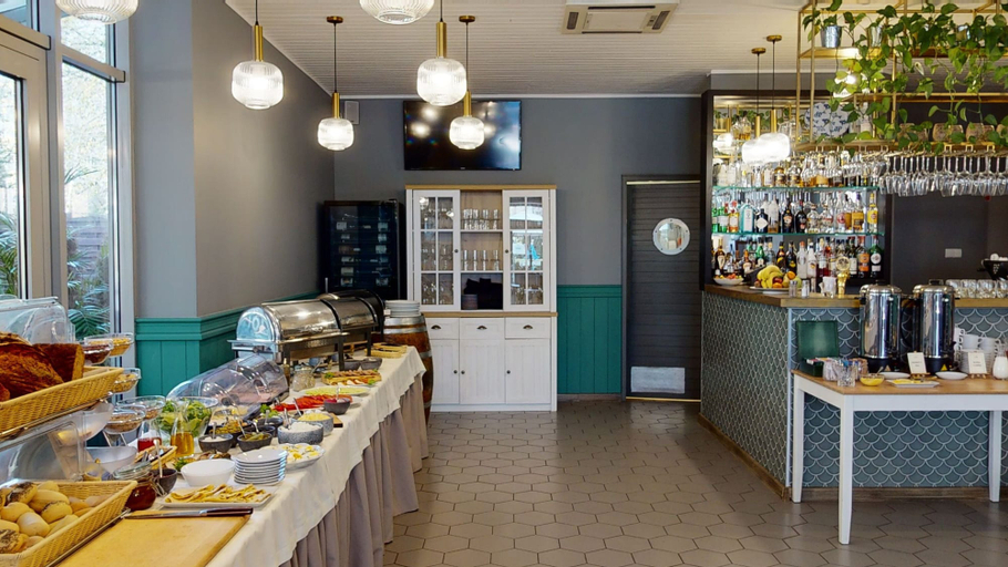 Food & Drinks 4, Villa Sentoza, Gdańsk City