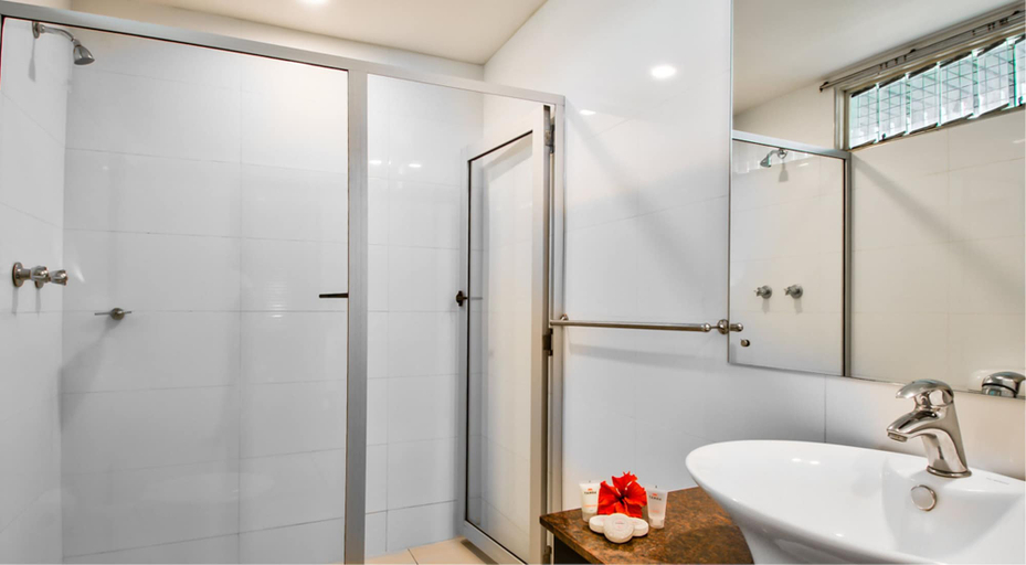 Bathroom 5, Tanoa Skylodge Hotel, Ba