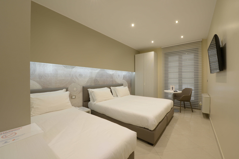 Bedroom 3, Imperiali Hotel, Brindisi