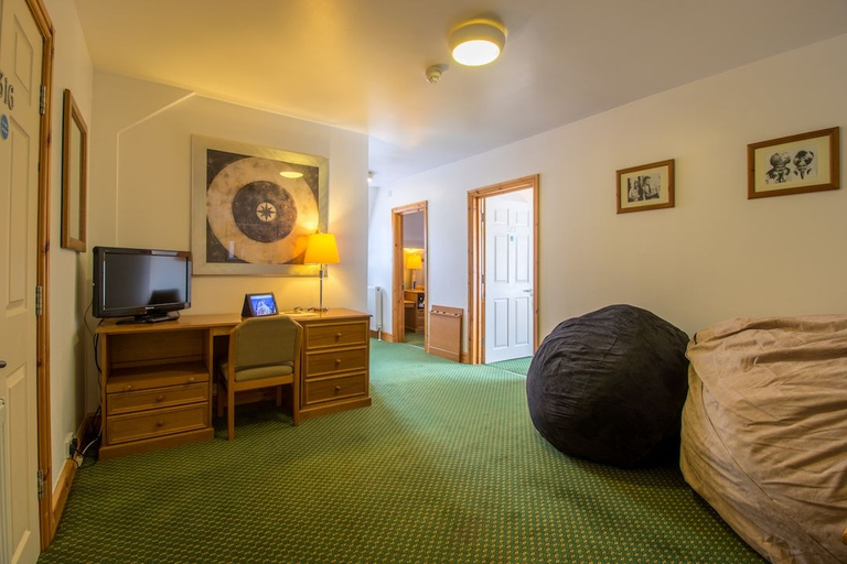 Bedroom 3, A Park View Hotel, Wolverhampton