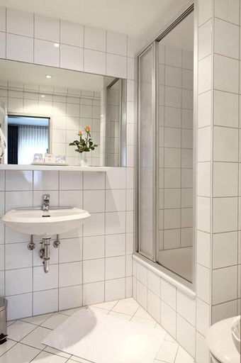 Bathroom 4, Hotel Boulevard, Köln