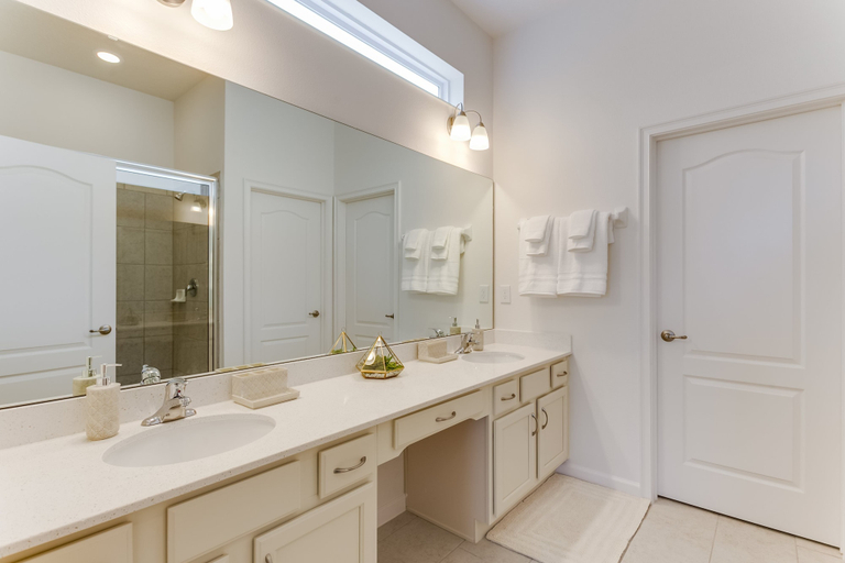 Bathroom 3, 6056broa, Polk