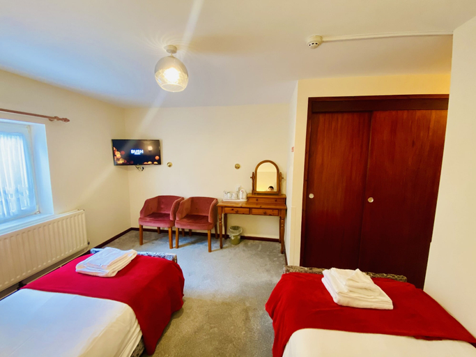 Bedroom 2, Mount Pleasant Hotel, Oxfordshire