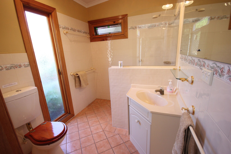 Bathroom 3, Cape Jervis Accommodation & Caravan Park, Yankalilla