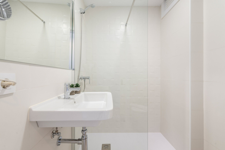 Bathroom 3, Hostal Talamanca, Baleares