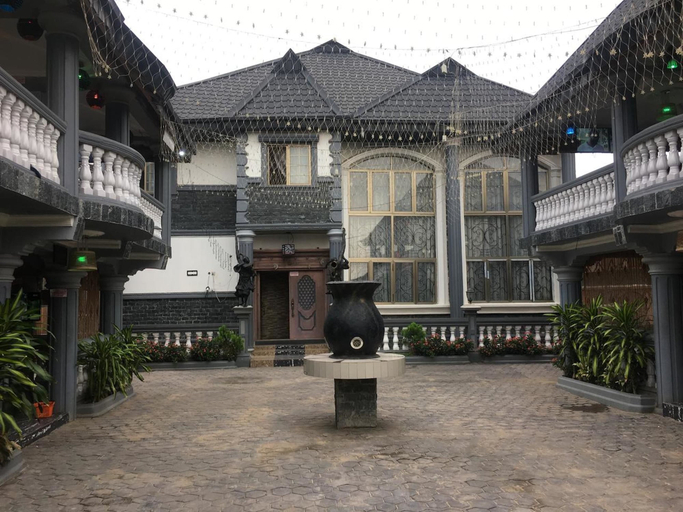 Exterior & Views 2, Royal Castle Hotel, Amuwo Odofin