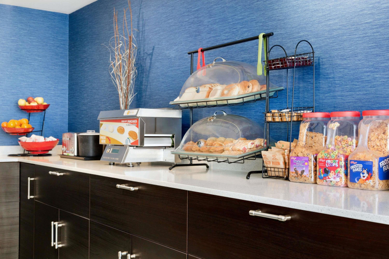 Food & Drinks 5, Travelodge by Wyndham Windsor, Essex