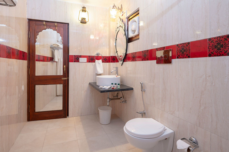 Bathroom, The Chateau Garli, Kangra
