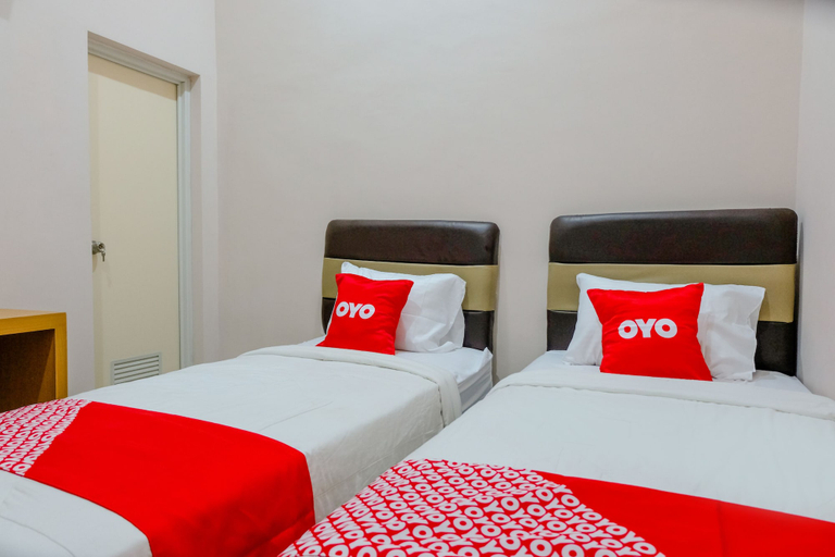 Bedroom 3, OYO 1595 Javas Guest House, Malang