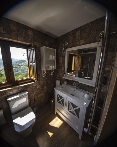 Bathroom 3, Casa Las Vistas, Asturias