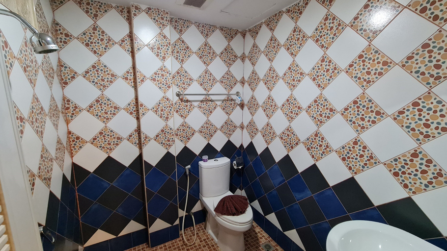 Bathroom 5, Vech Guesthouse Patong, Pulau Phuket