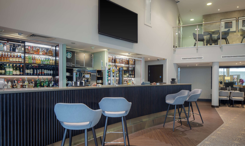 Food & Drinks 5, DoubleTree by Hilton London Heathrow Airport, London