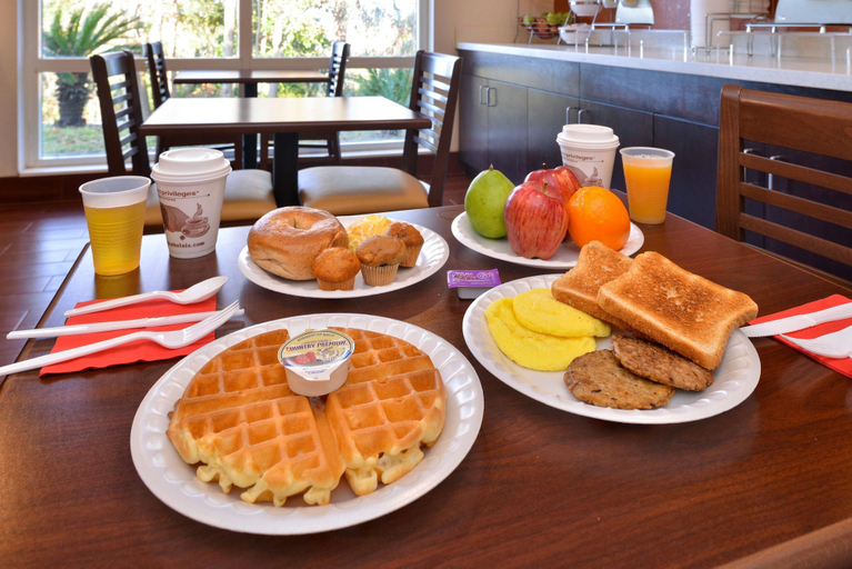 Food & Drinks 5, Sleep Inn Beaufort near MCAS, Beaufort
