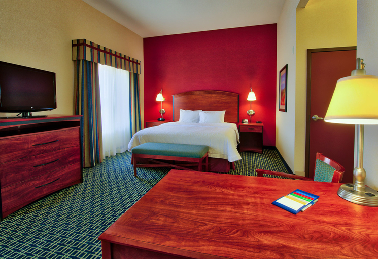 Bedroom 3, Hampton Inn & Suites Ridgecrest, Kern