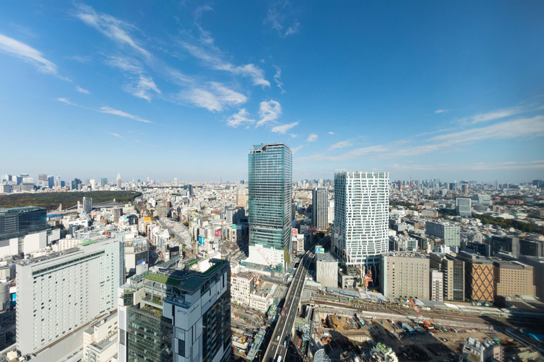Exterior & Views 18