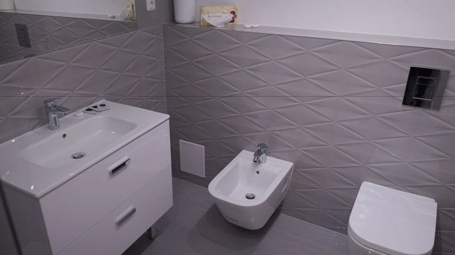 Bathroom 5, Hotel Quellenhof, Garmisch-Partenkirchen