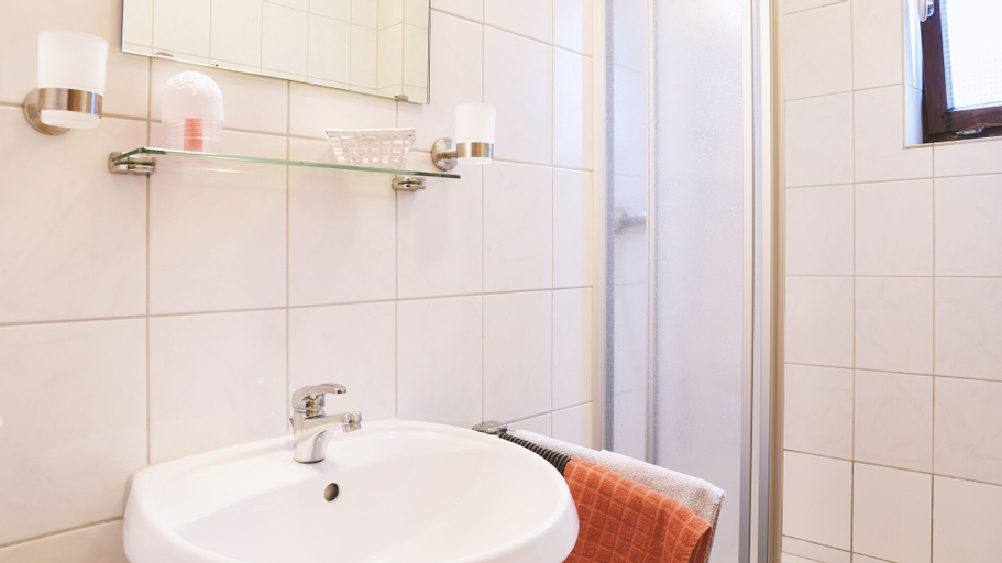 Bedroom 5, Landgasthaus Hubertusklause, Westerwaldkreis