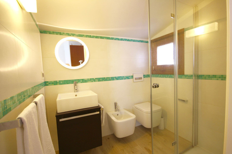 Bathroom 3, Villa Franca, Nuoro