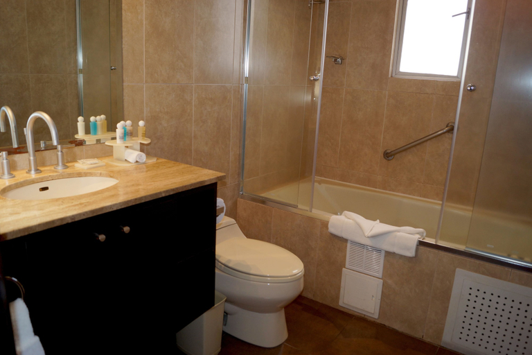 Bathroom 3, Hotel Stubel Suites and Cafe, Quito