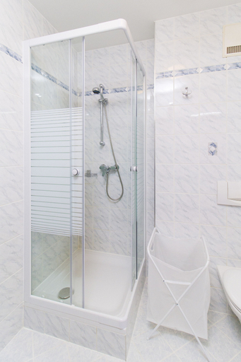 Bathroom 3, Residenz Donaucity, Wien