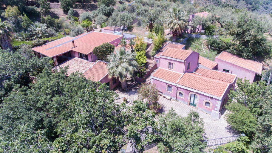 Exterior & Views 2, Agriturismo Monte Alto, Messina