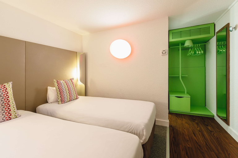 Bedroom 14