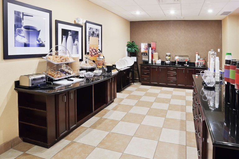 Food & Drinks 5, Hampton Inn and Suites Dumas, Moore