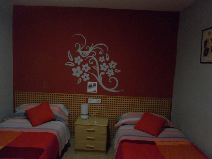 Bedroom 2, Casa Rural Los Pinos, Teruel