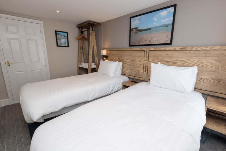 Bedroom 2, Dovey Inn, Gwynedd